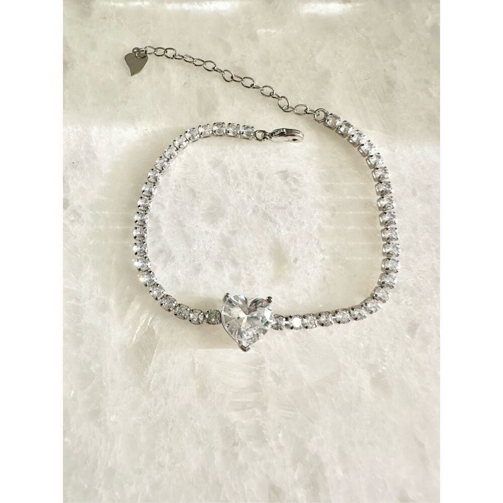 Cubic zirconia heart tennis bracelet